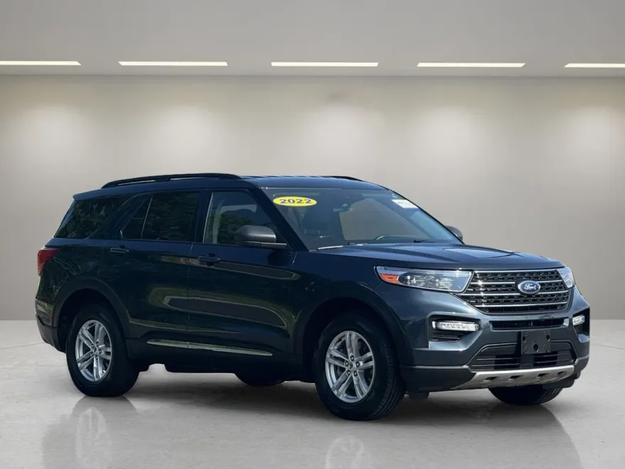 2022 Ford Explorer XLT photo 1