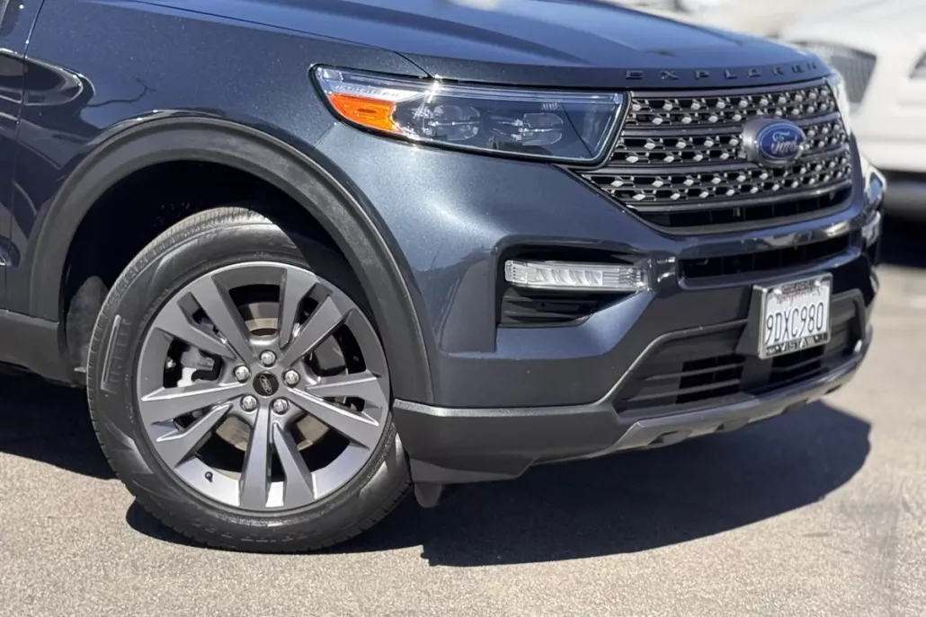 2022 Ford Explorer XLT photo 1