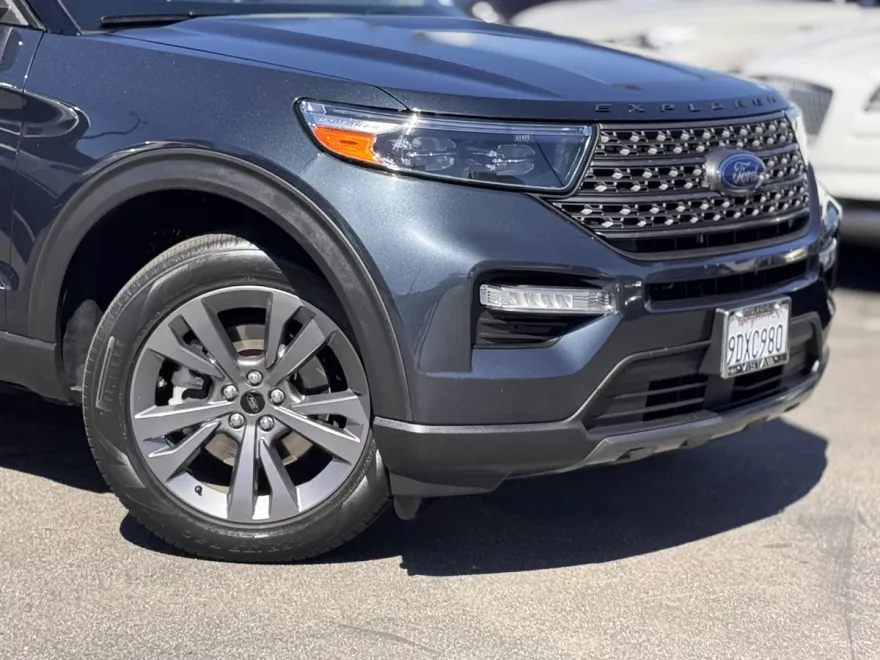 2022 Ford Explorer XLT photo 1