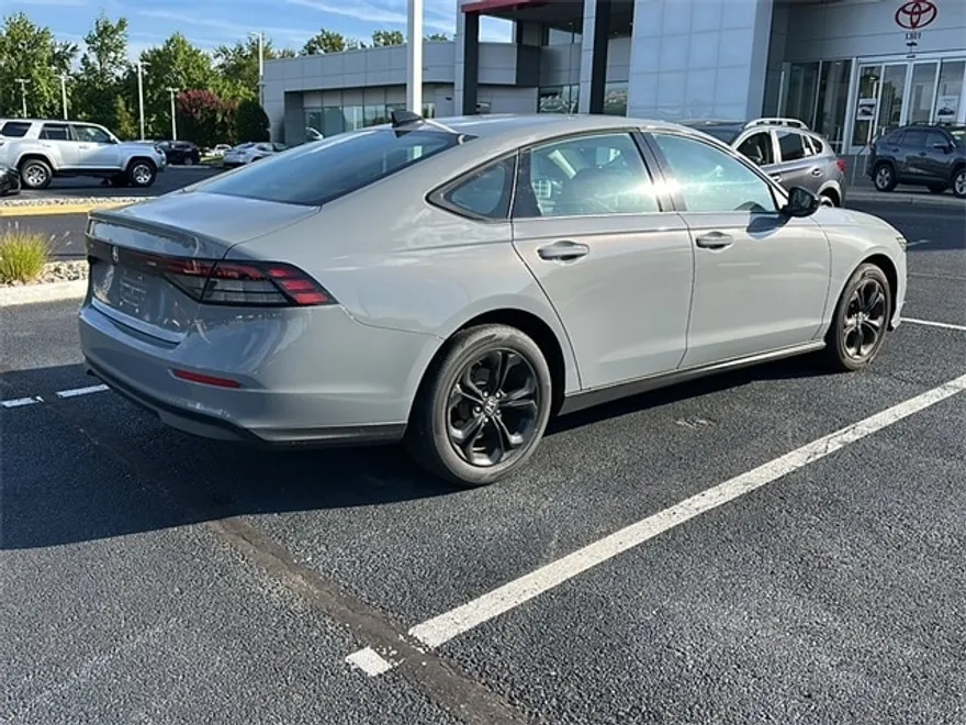 2025 Honda Accord SE photo 1