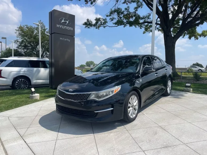 2018 Kia Optima EX photo 1