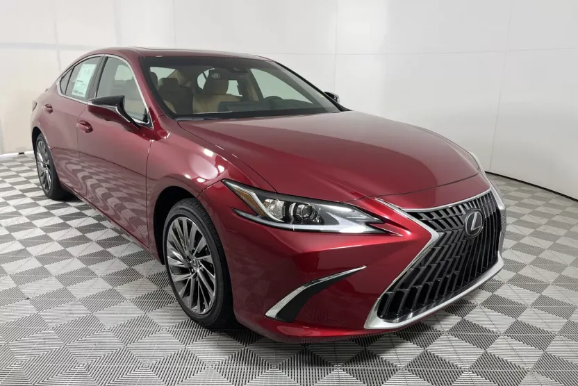 2025 Lexus ES 300h Luxury photo 1