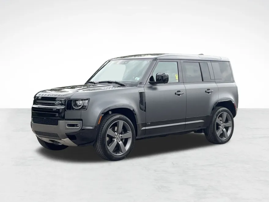 2025 Land Rover Defender 110 V8 photo 1