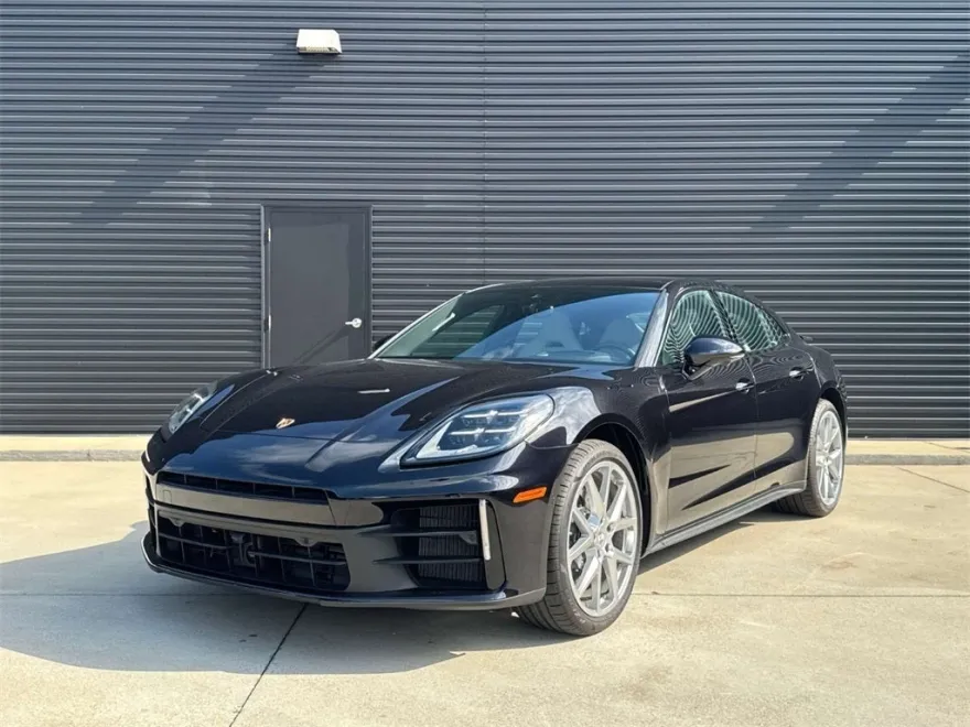 2024 Porsche Panamera 4 photo 1
