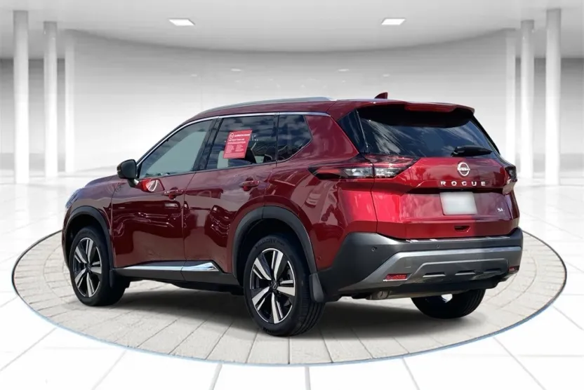 2023 Nissan Rogue SL photo 1