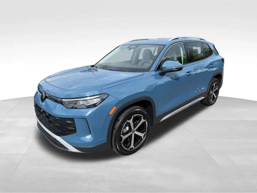 2025 Volkswagen Tiguan SE photo 1
