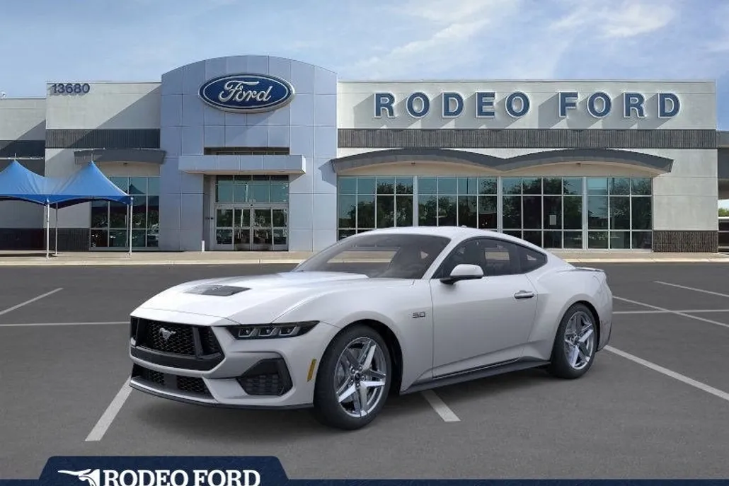 2025 Ford Mustang GT photo 1