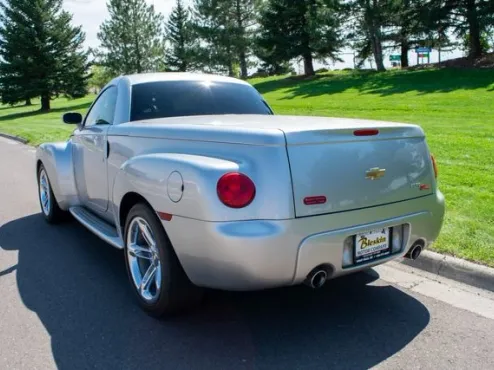 2005 Chevrolet SSR photo 4