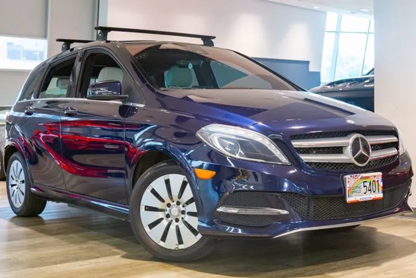 2017 Mercedes Benz B photo 1
