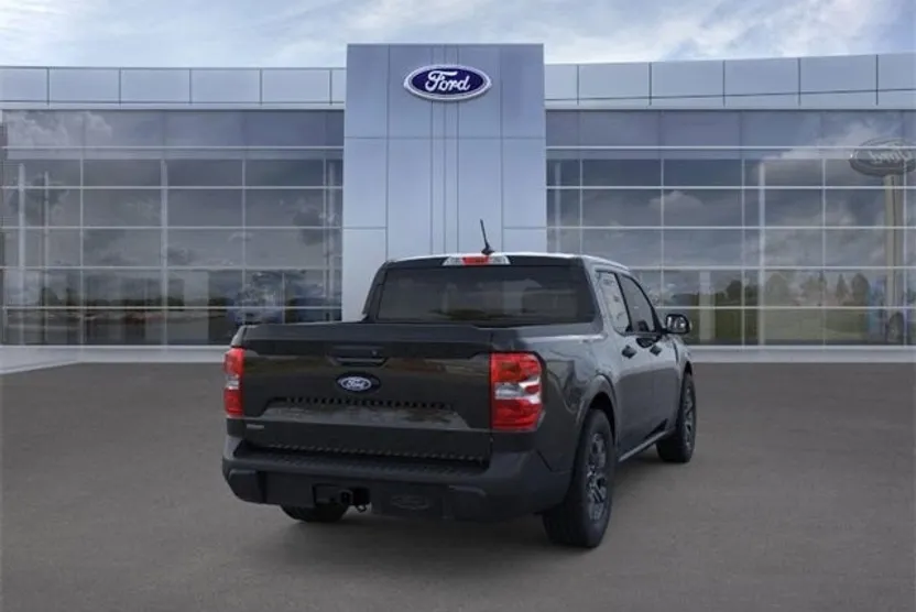 2025 Ford Maverick XLT photo 1