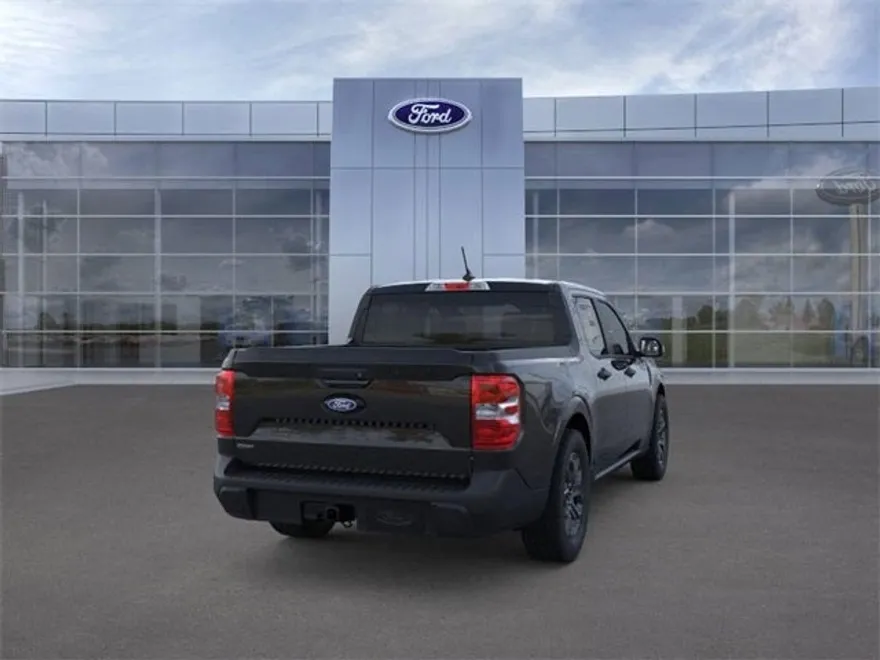 2025 Ford Maverick XLT photo 1