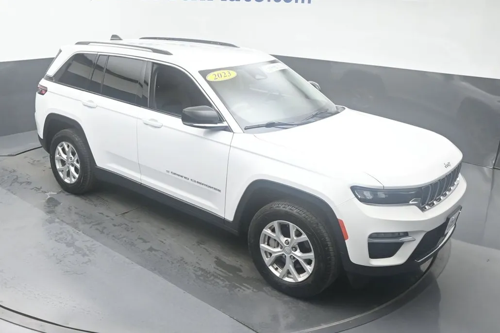2023 Jeep Grand Cherokee Limited photo 1