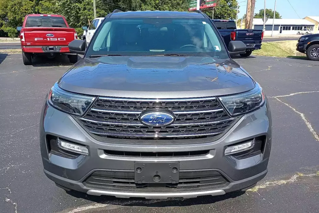 2022 Ford Explorer XLT photo 1