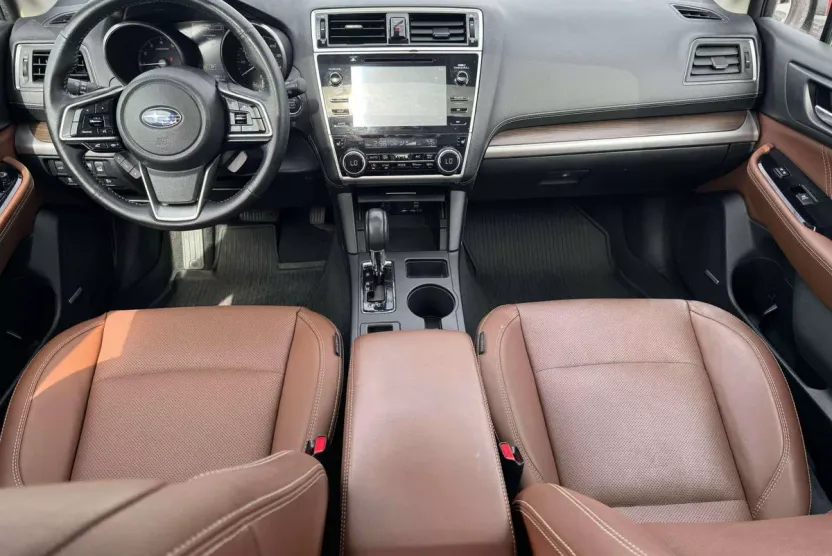 2019 Subaru Outback Touring photo 1