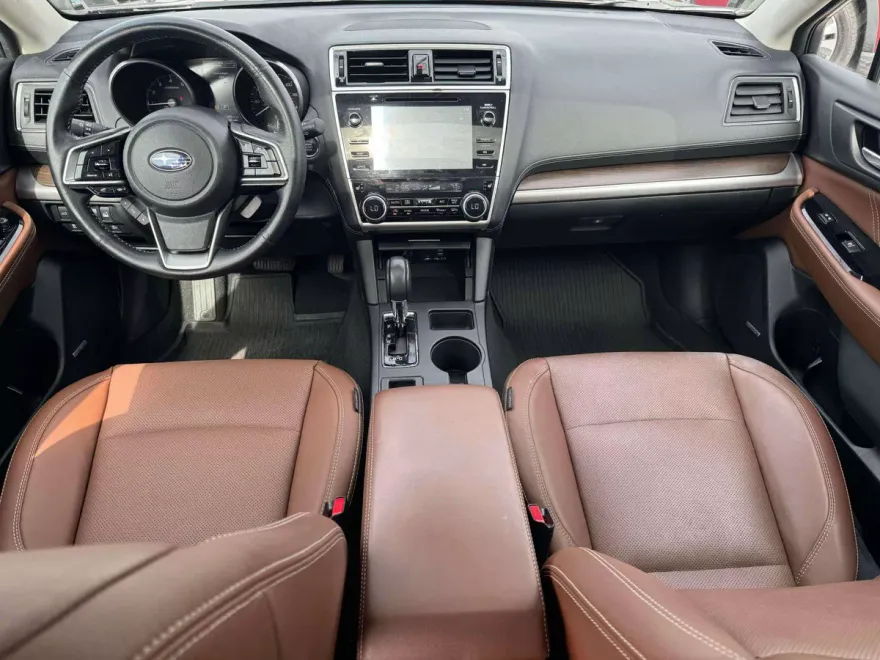 2019 Subaru Outback Touring photo 1