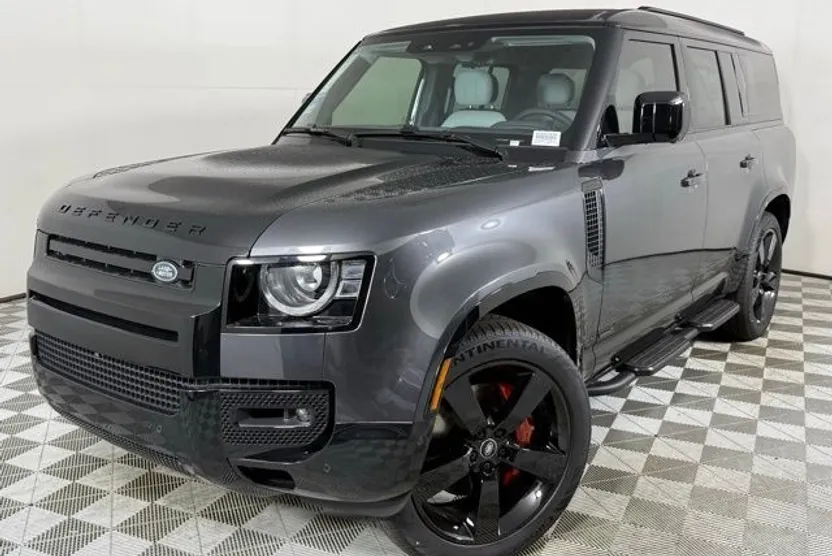 2025 Land Rover Defender 130 X photo 1