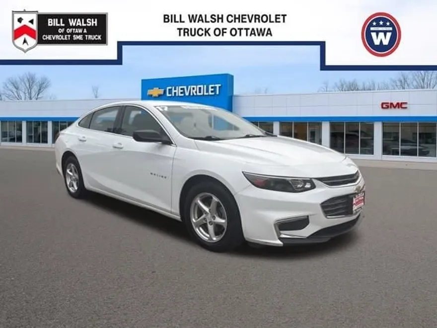 2017 Chevrolet Malibu LS photo 1