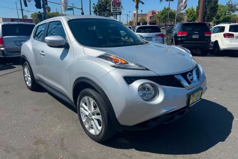 2015 Nissan Juke S photo 1