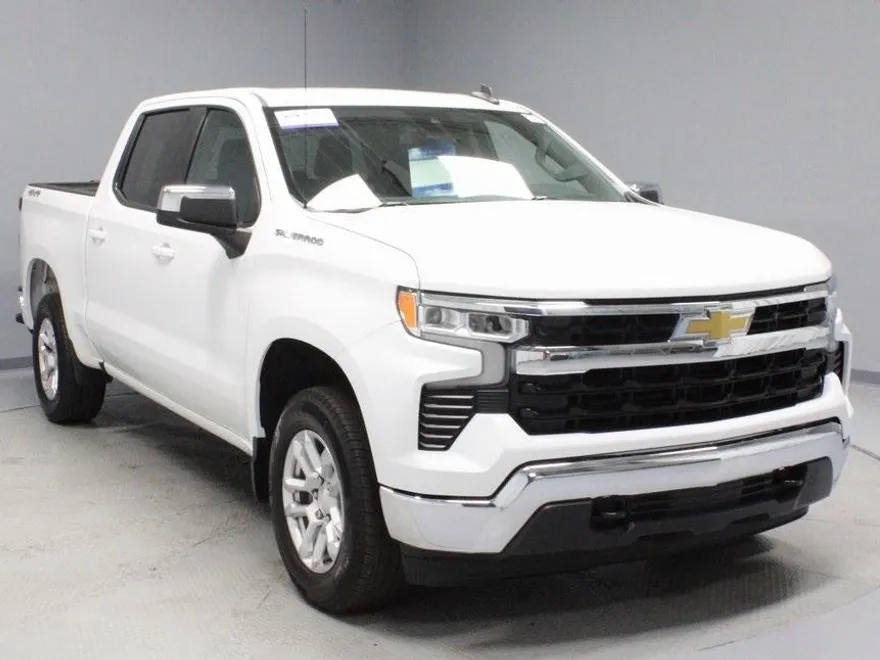 2022 Chevrolet Silverado 1500 LT photo 1
