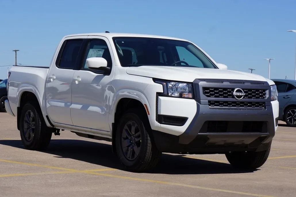 2025 Nissan Frontier SV photo 1
