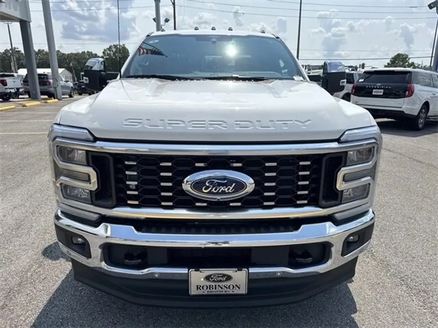 2025 Ford F-350 Lariat photo 1
