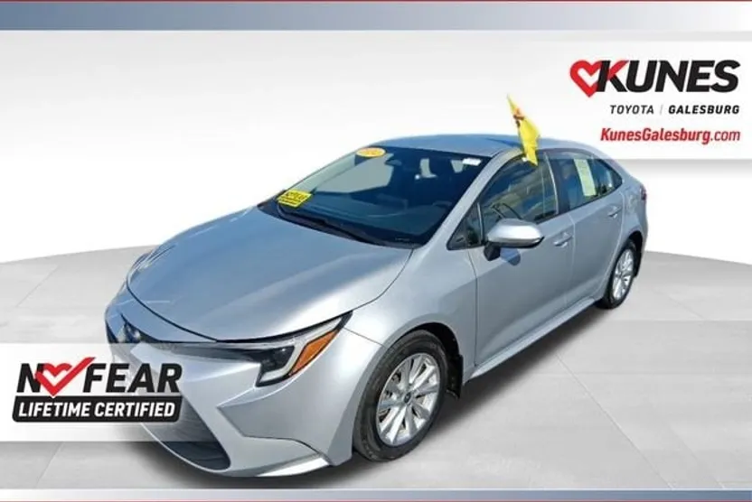 2024 Toyota Corolla Hybrid LE photo 1