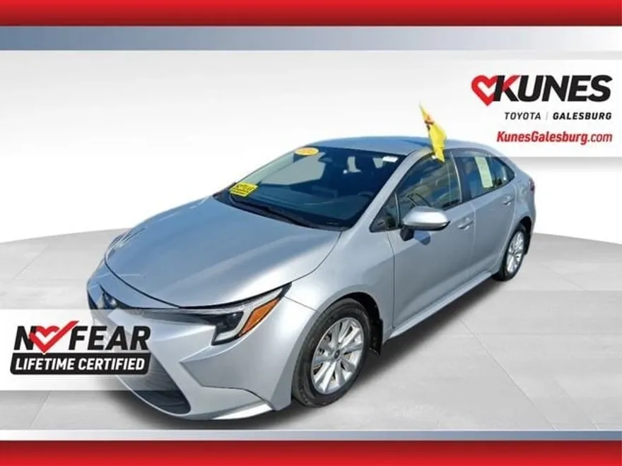 2024 Toyota Corolla Hybrid LE photo 1
