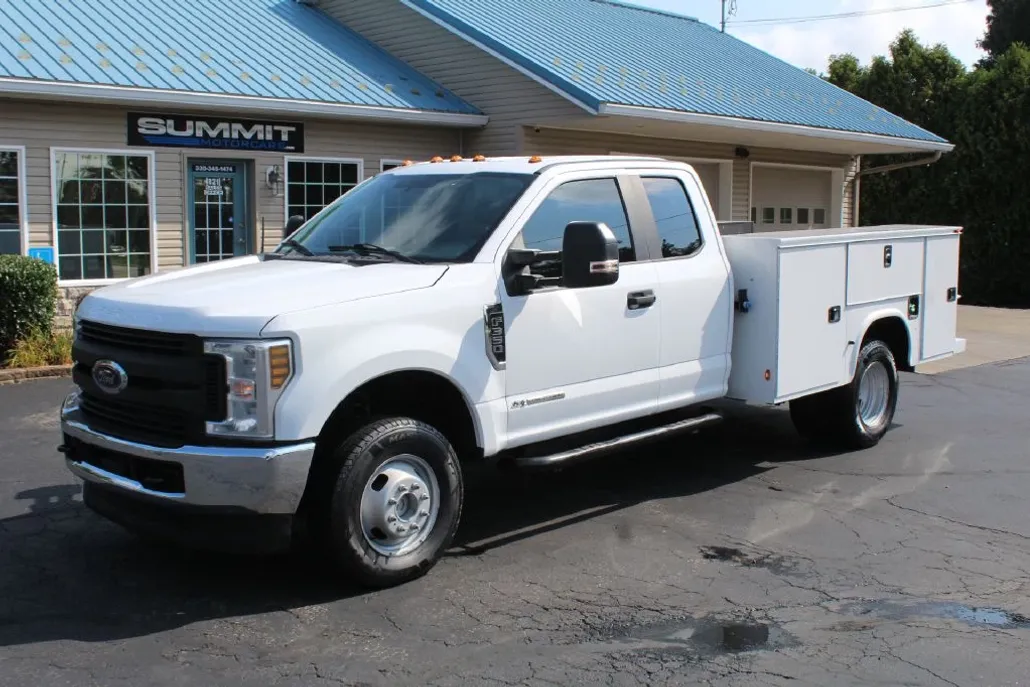 2017 Ford F-350 photo 1
