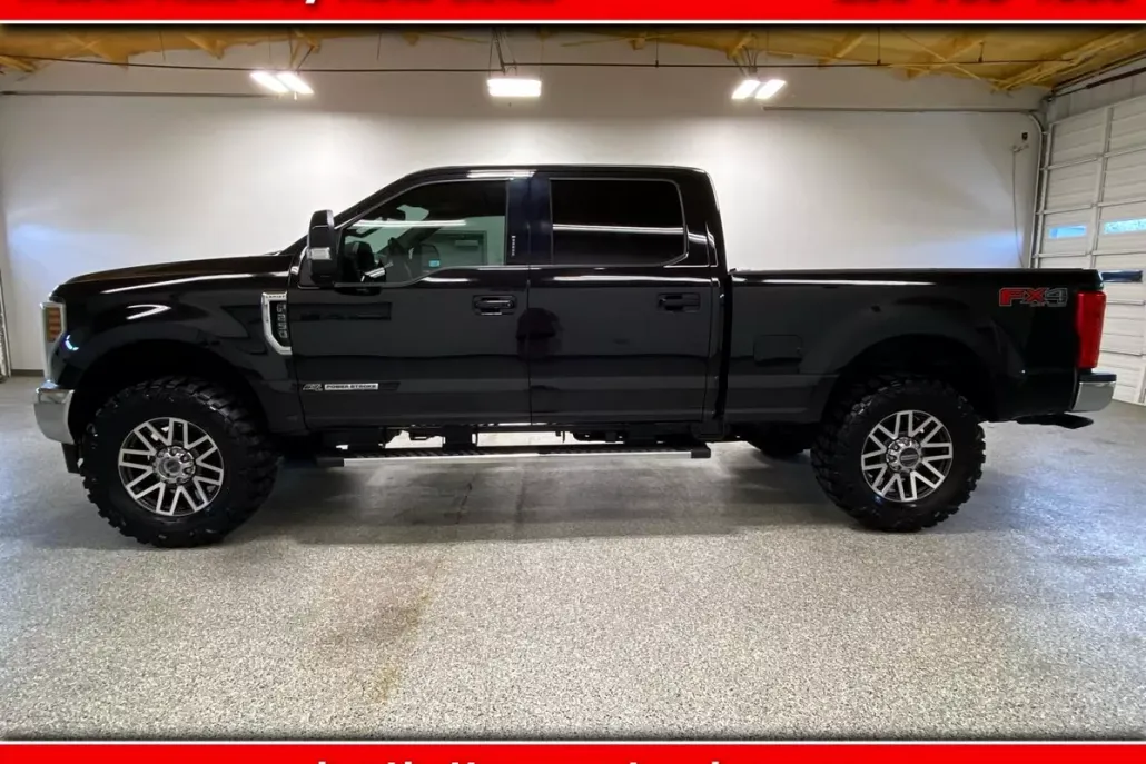 2019 Ford F-250 Lariat FX4 photo 1
