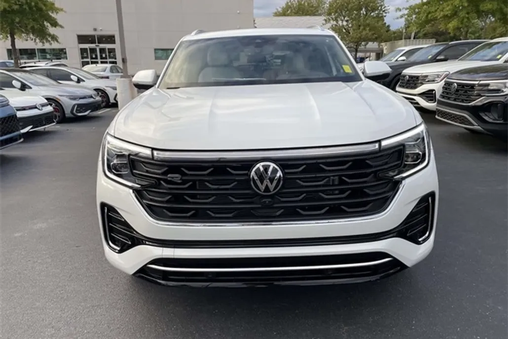 2026 Volkswagen Atlas Cross Sport SEL Premium R-Line photo 1