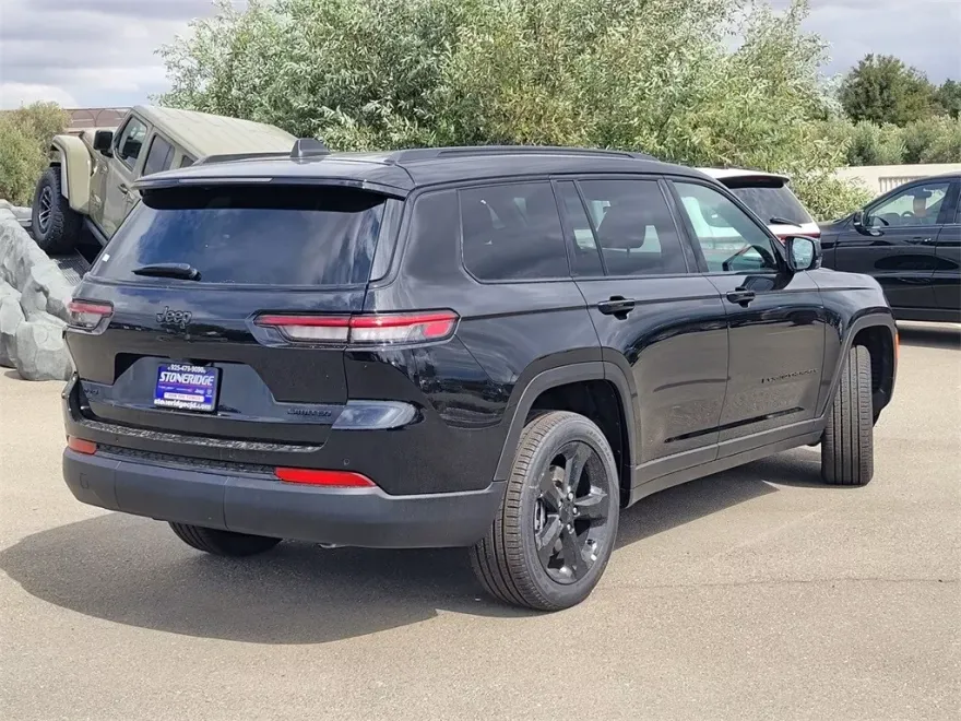 2025 Jeep Grand Cherokee Limited photo 1