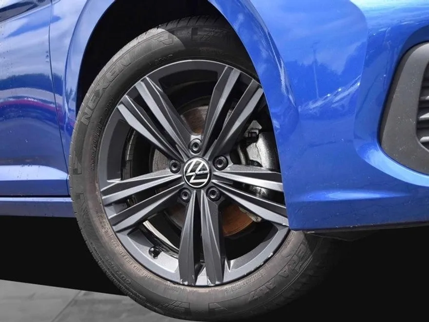 2024 Volkswagen Jetta SE photo 1