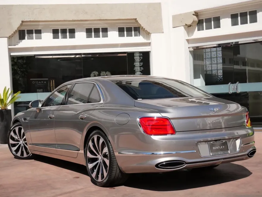 2026 Bentley Flying Spur photo 1