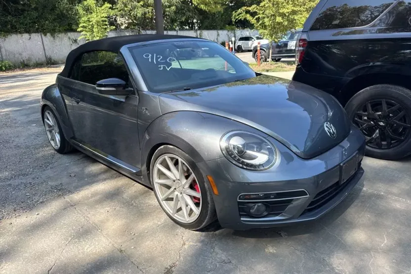 2014 Volkswagen Beetle R-Line photo 1