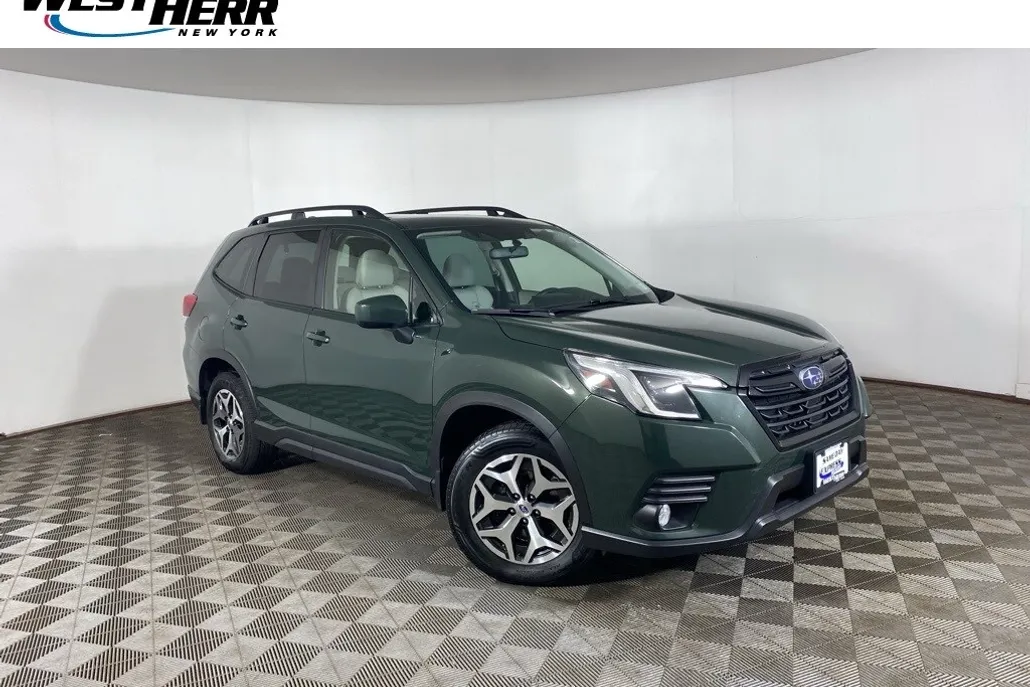 2022 Subaru Forester Premium photo 1
