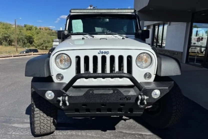 2015 Jeep Wrangler Unlimited Rubicon photo 1
