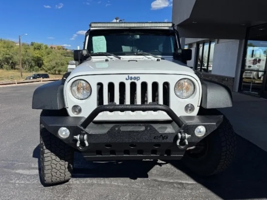 2015 Jeep Wrangler Unlimited Rubicon photo 1