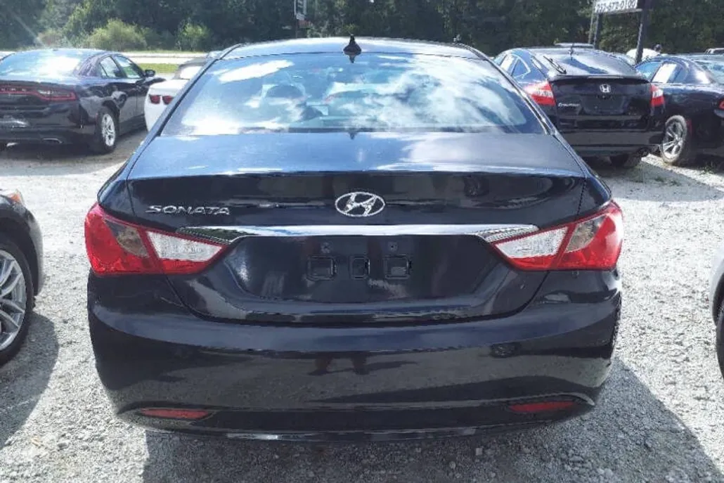 2013 Hyundai Sonata GLS photo 1