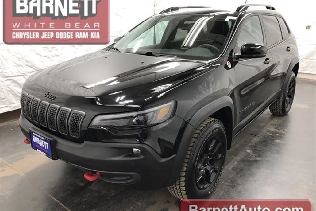 2023 Jeep Cherokee Trailhawk photo 1