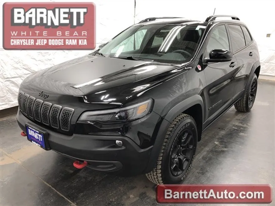 2023 Jeep Cherokee Trailhawk photo 1