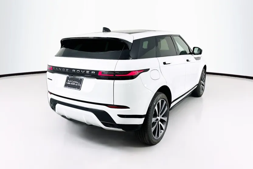2026 Land Rover Range Rover Evoque Dynamic SE photo 1