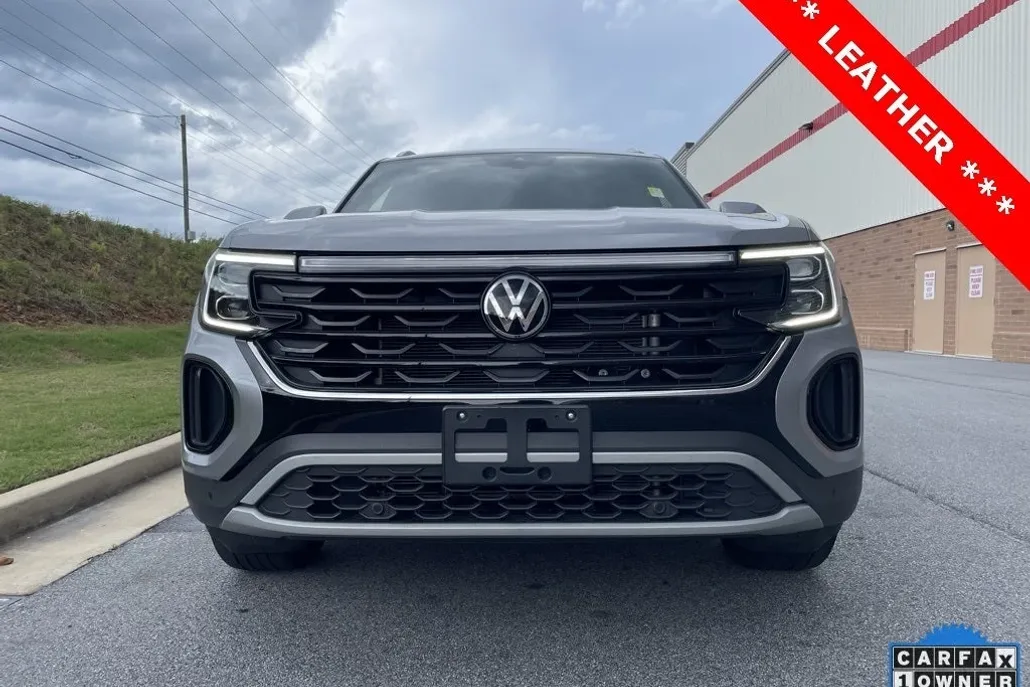 2024 Volkswagen Atlas Cross Sport SE Technology photo 1