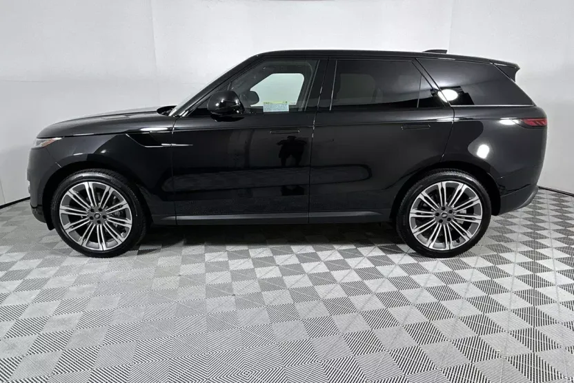 2025 Land Rover Range Rover Sport SE photo 1