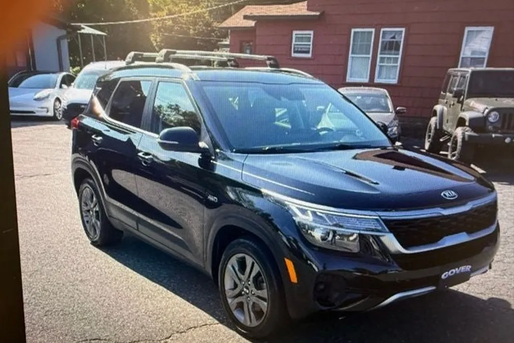 2021 Kia Seltos S photo 1