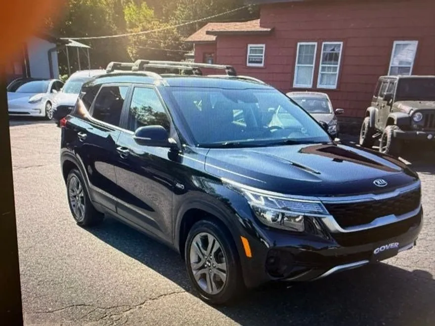 2021 Kia Seltos S photo 1