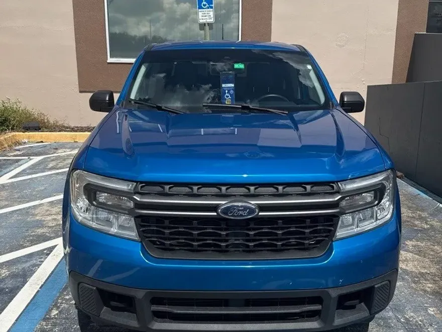 2022 Ford Maverick XLT photo 1