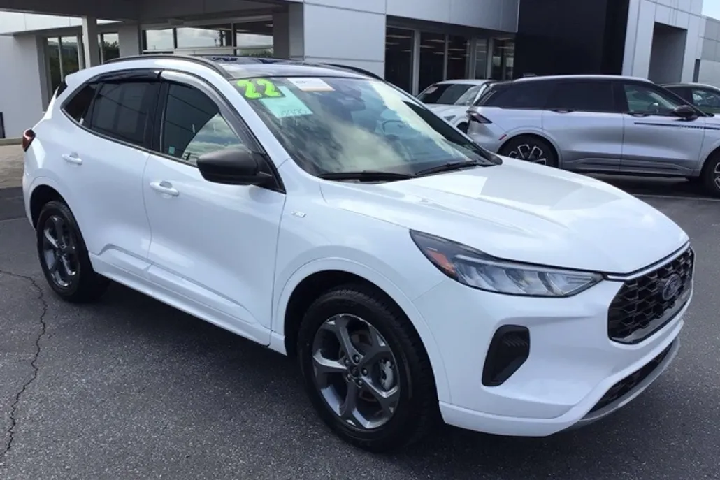 2023 Ford Escape ST-Line photo 1