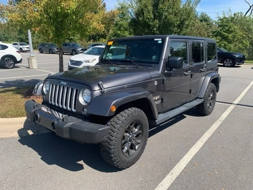 2016 Jeep Wrangler Unlimited Sahara photo 1