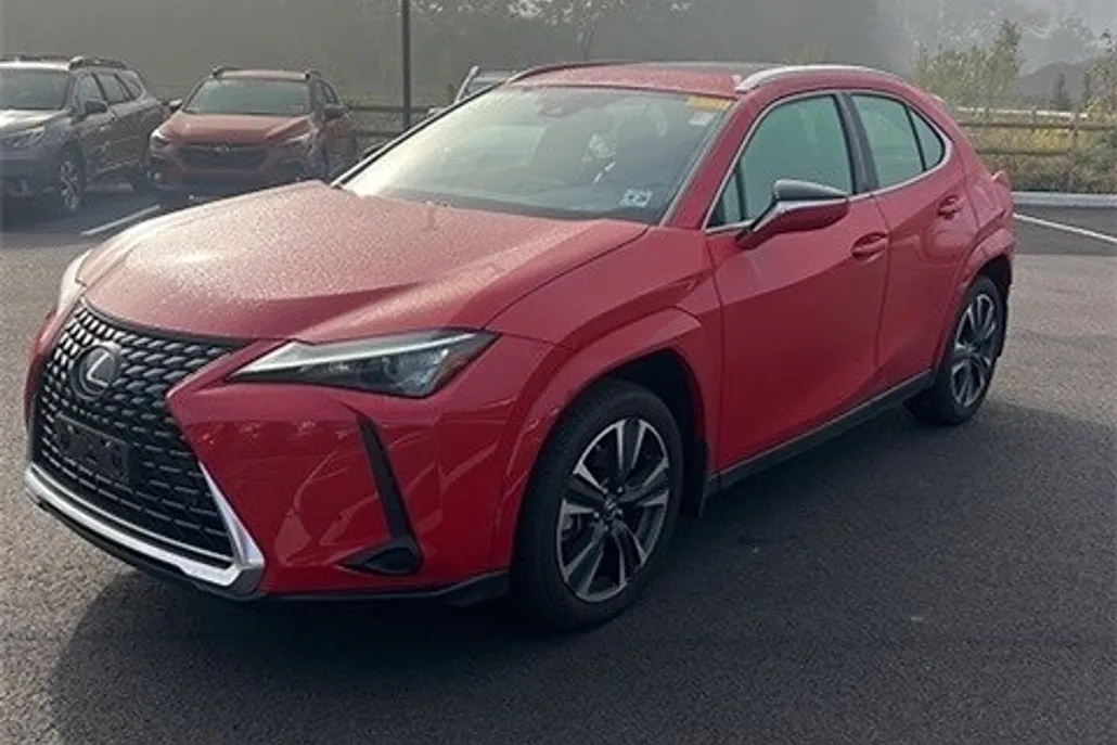 2023 Lexus UX 250h Premium photo 1