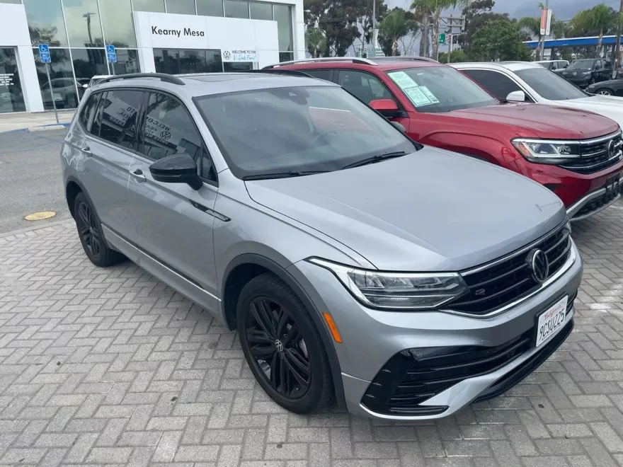 2022 Volkswagen Tiguan SE R-Line Black photo 1